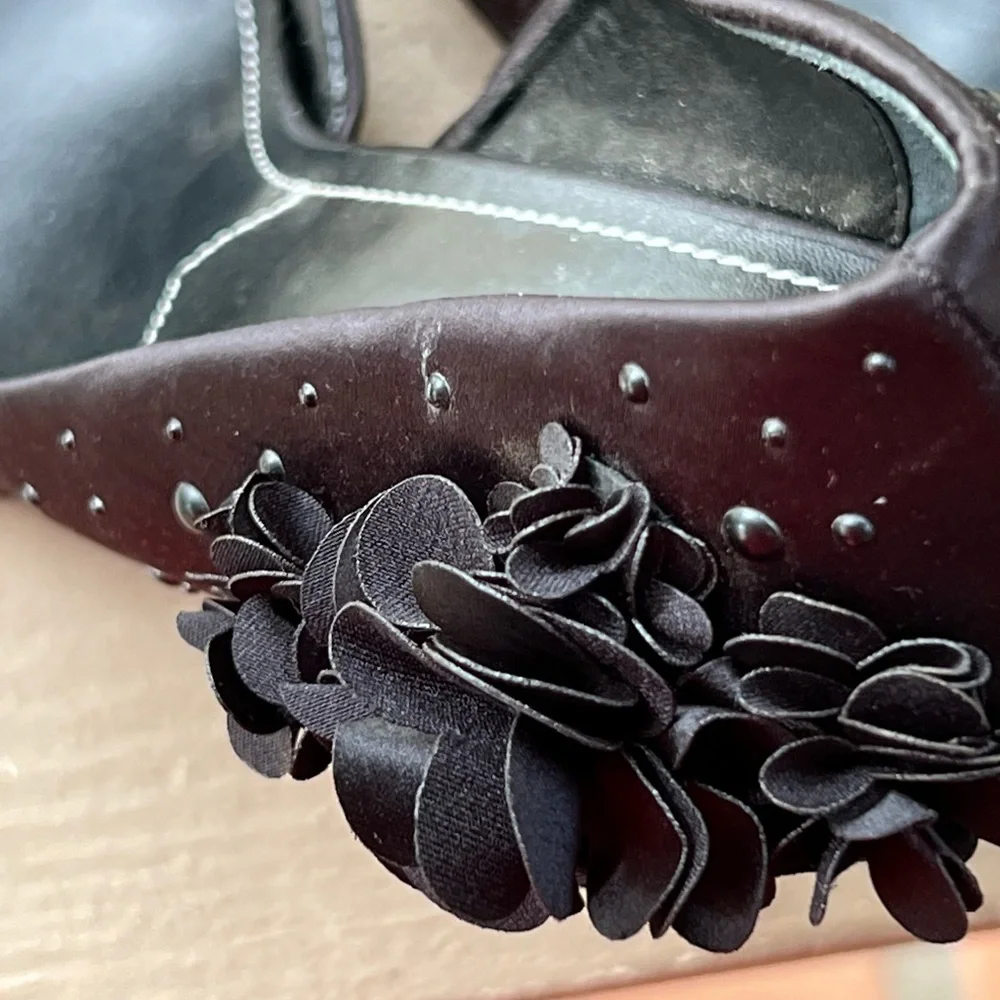 New Charles David Black Floral Stiletto 10 - Picture 5 of 9